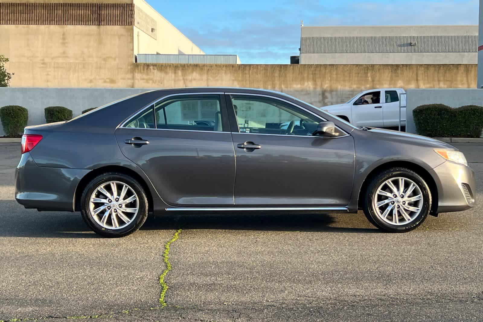 Thumbnail: 2014 Toyota Camry - 6