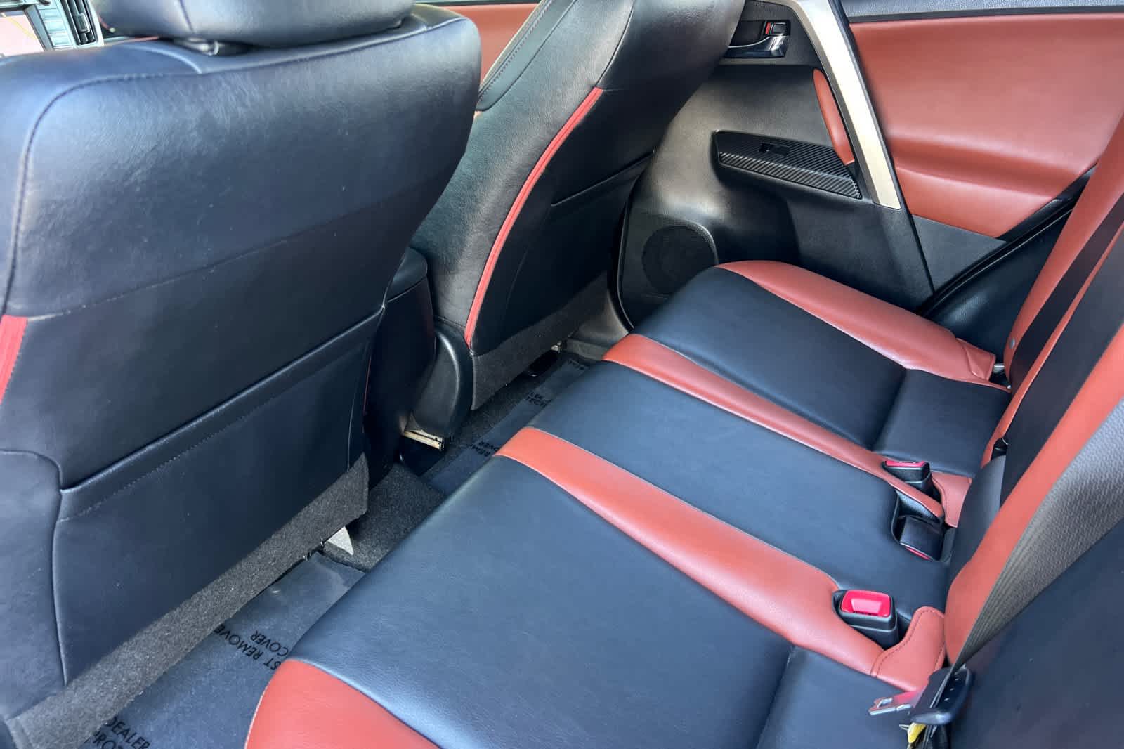 Thumbnail: 2015 Toyota RAV4 - 4