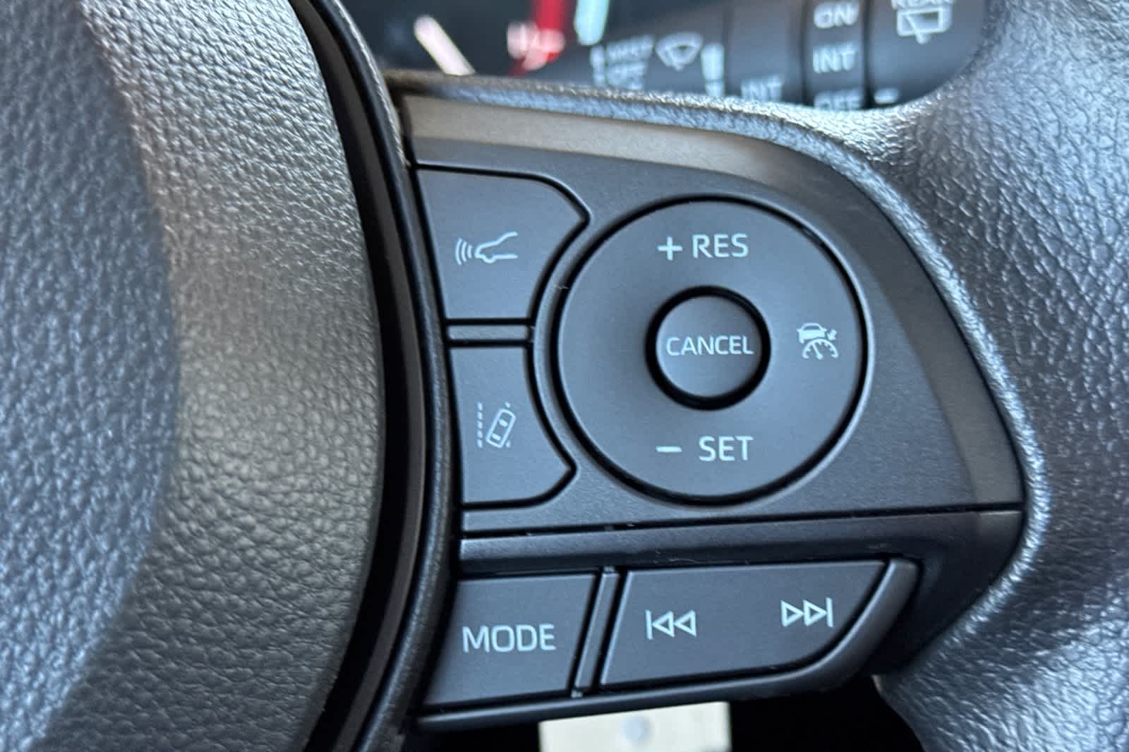 Thumbnail: 2025 Toyota RAV4 - 27