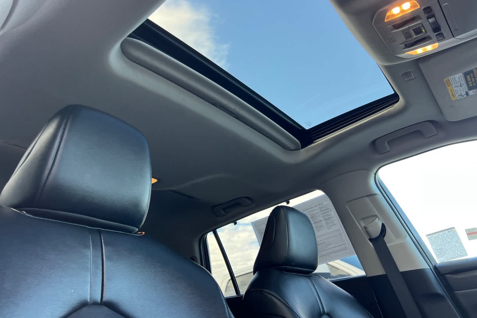 Thumbnail: 2022 Toyota Highlander - 19