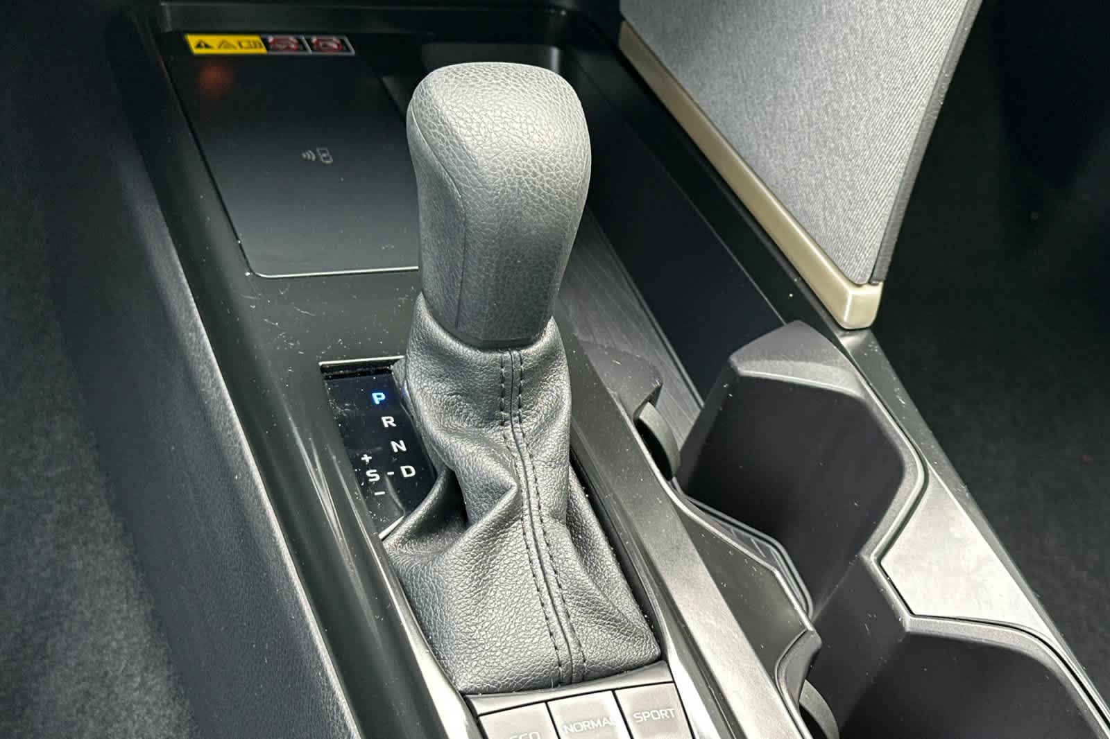 Thumbnail: 2025 Toyota Camry - 22