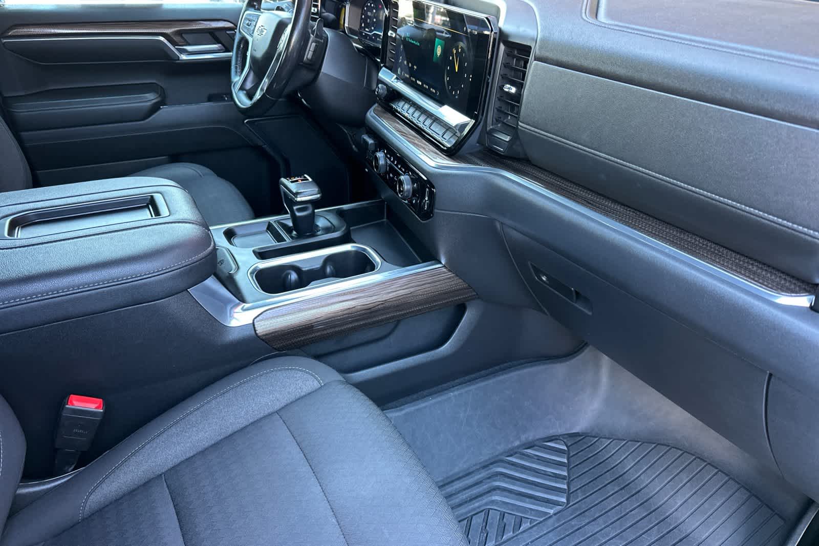 Thumbnail: 2022 Chevrolet Silverado 1500 - 16