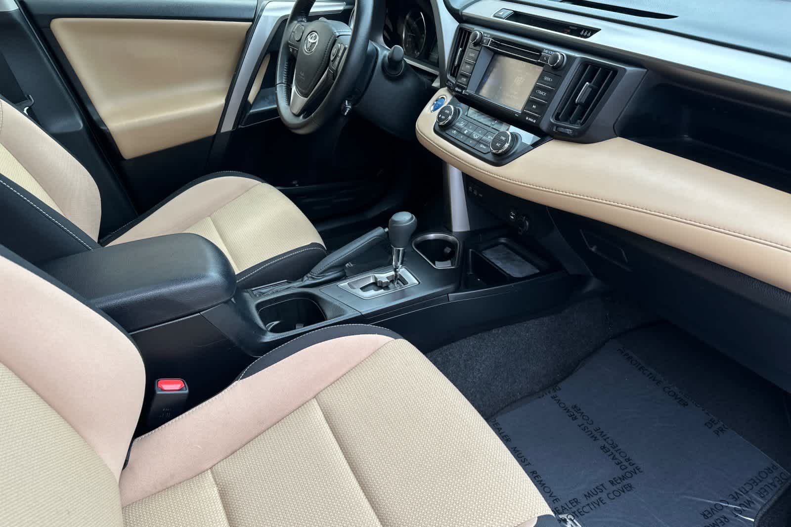 Thumbnail: 2018 Toyota RAV4 - 17