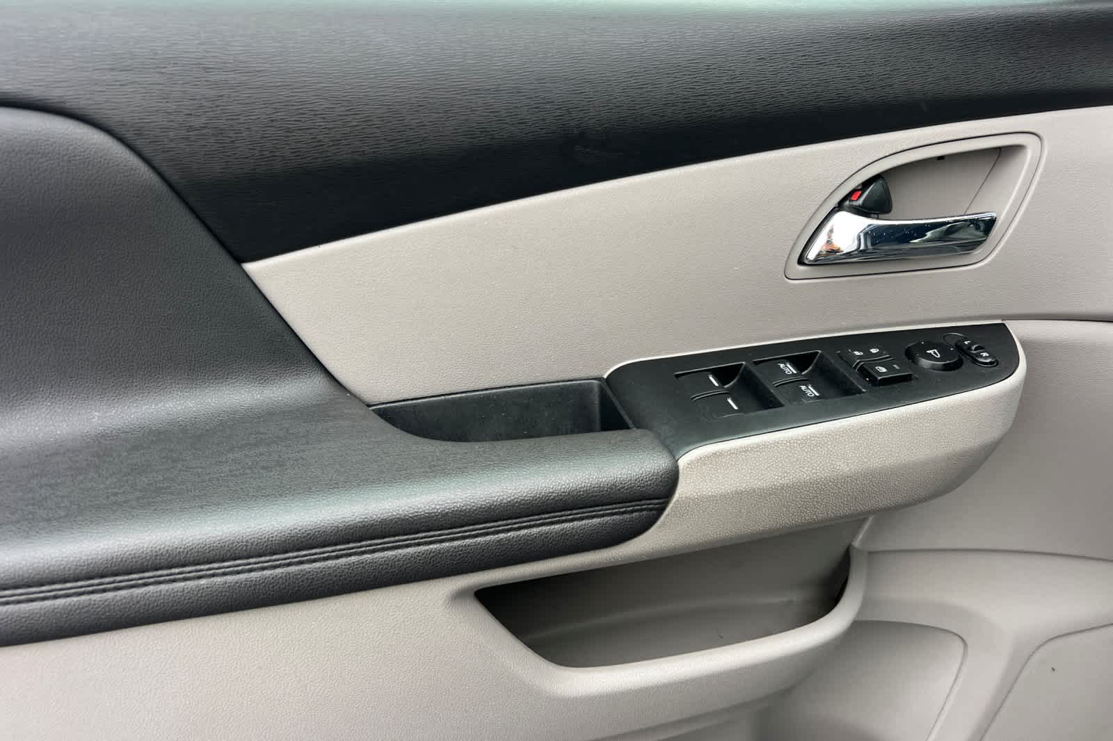 Thumbnail: 2014 Honda Odyssey - 12