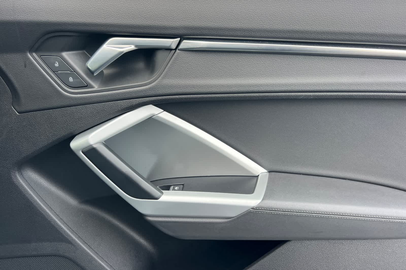 Thumbnail: 2019 Audi Q3 - 19