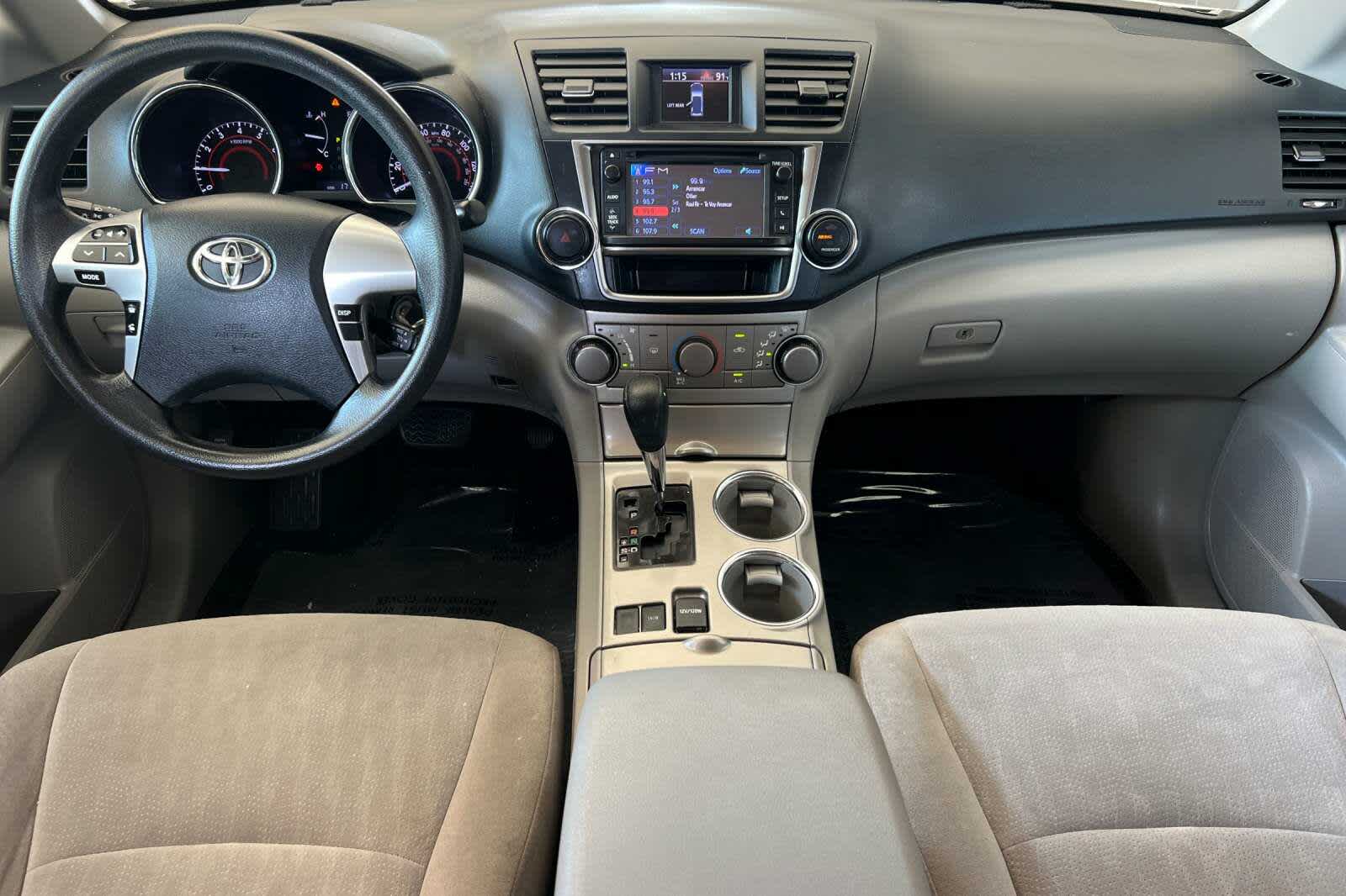 Thumbnail: 2013 Toyota Highlander - 3