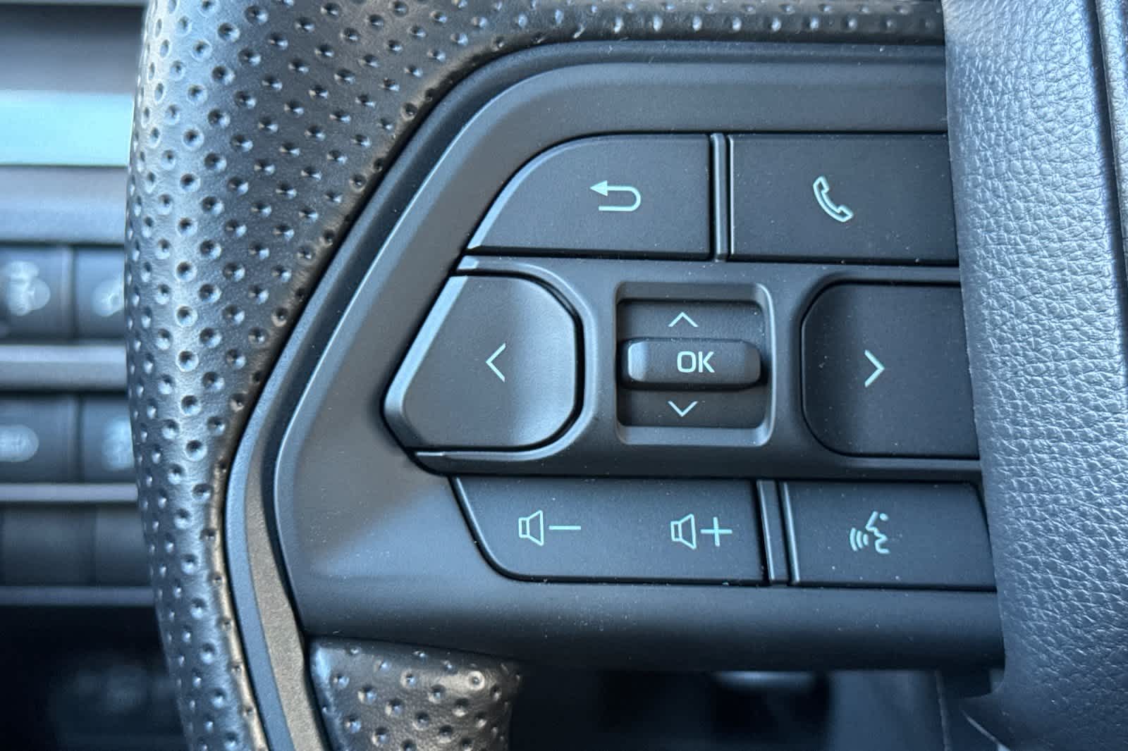 Thumbnail: 2025 Toyota Tacoma - 25