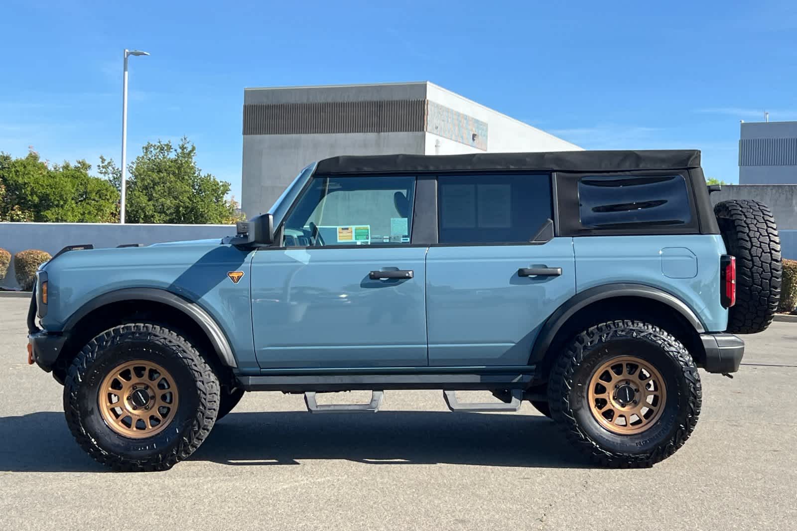 Thumbnail: 2021 Ford Bronco - 9