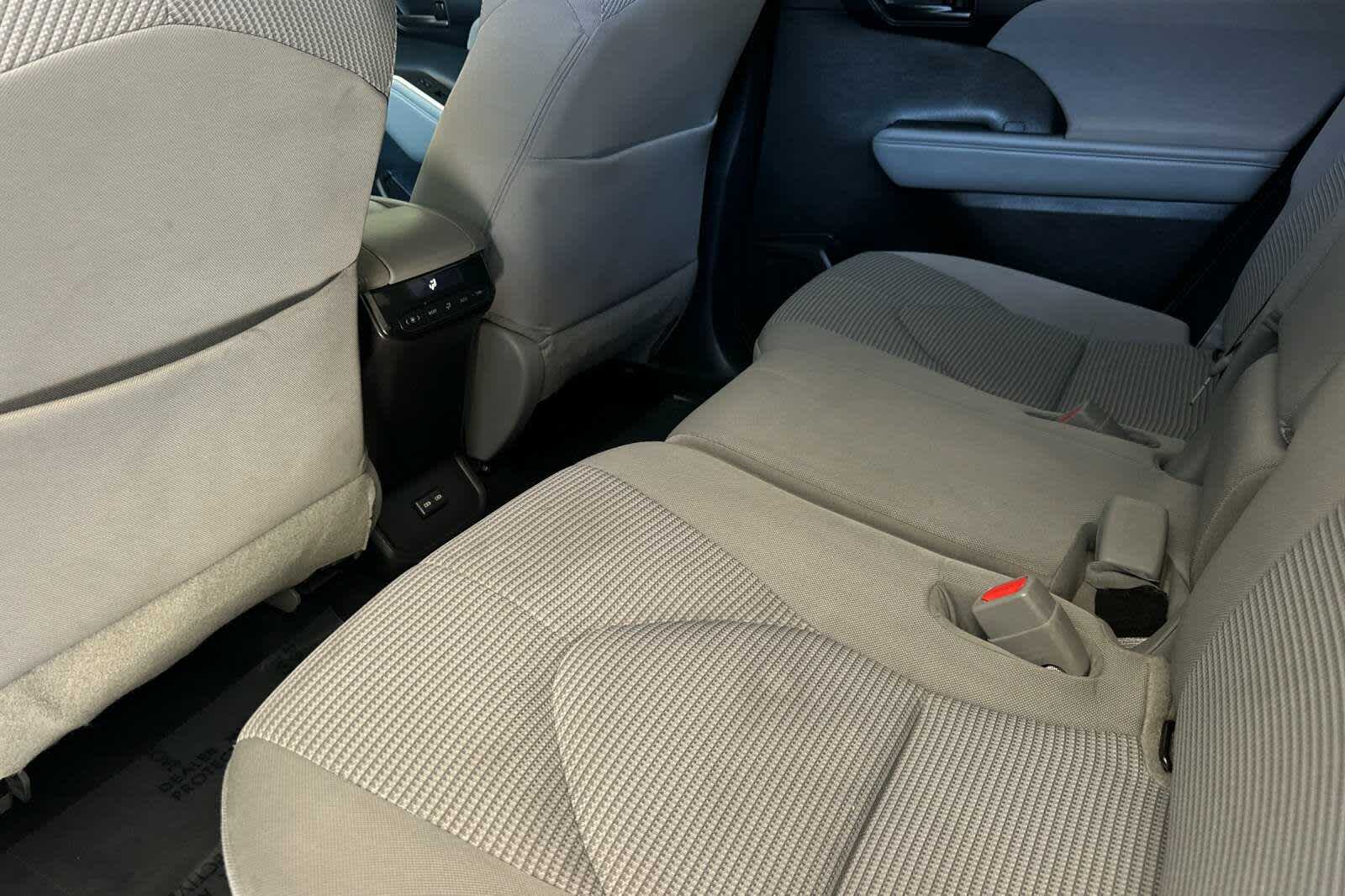 Thumbnail: 2022 Toyota Highlander - 4