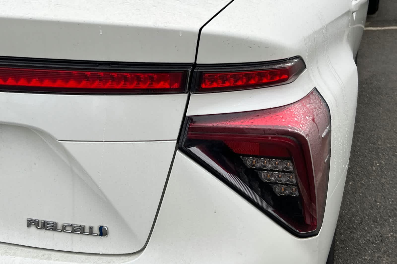 Thumbnail: 2018 Toyota Mirai - 17