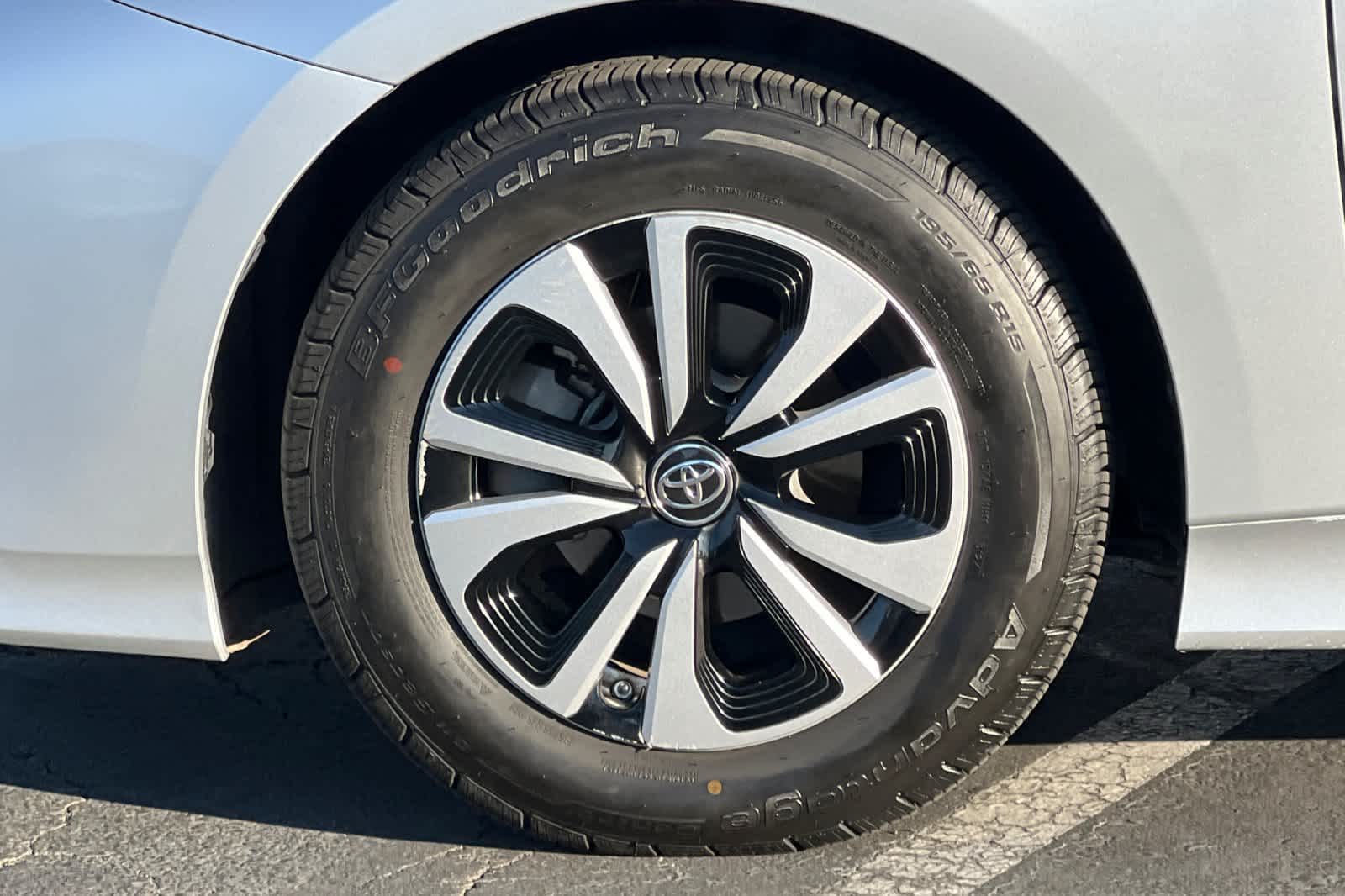 Thumbnail: 2017 Toyota Prius Prime - 28