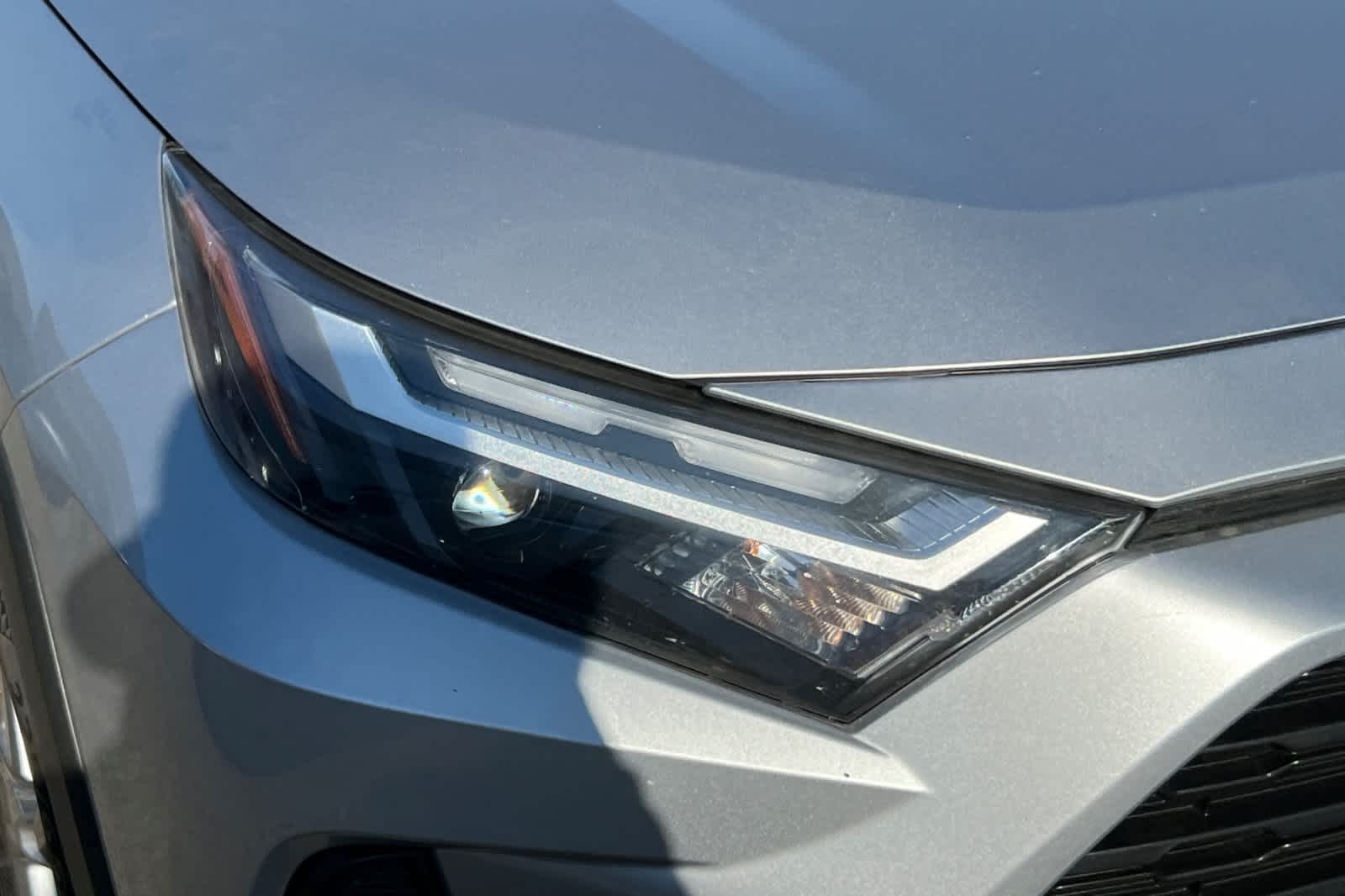 Thumbnail: 2022 Toyota RAV4 - 8