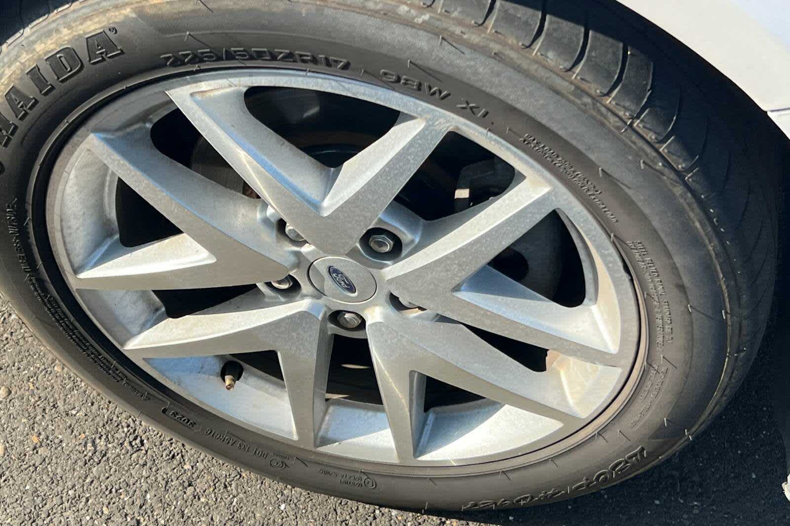 2012 Ford Fusion SEL 11