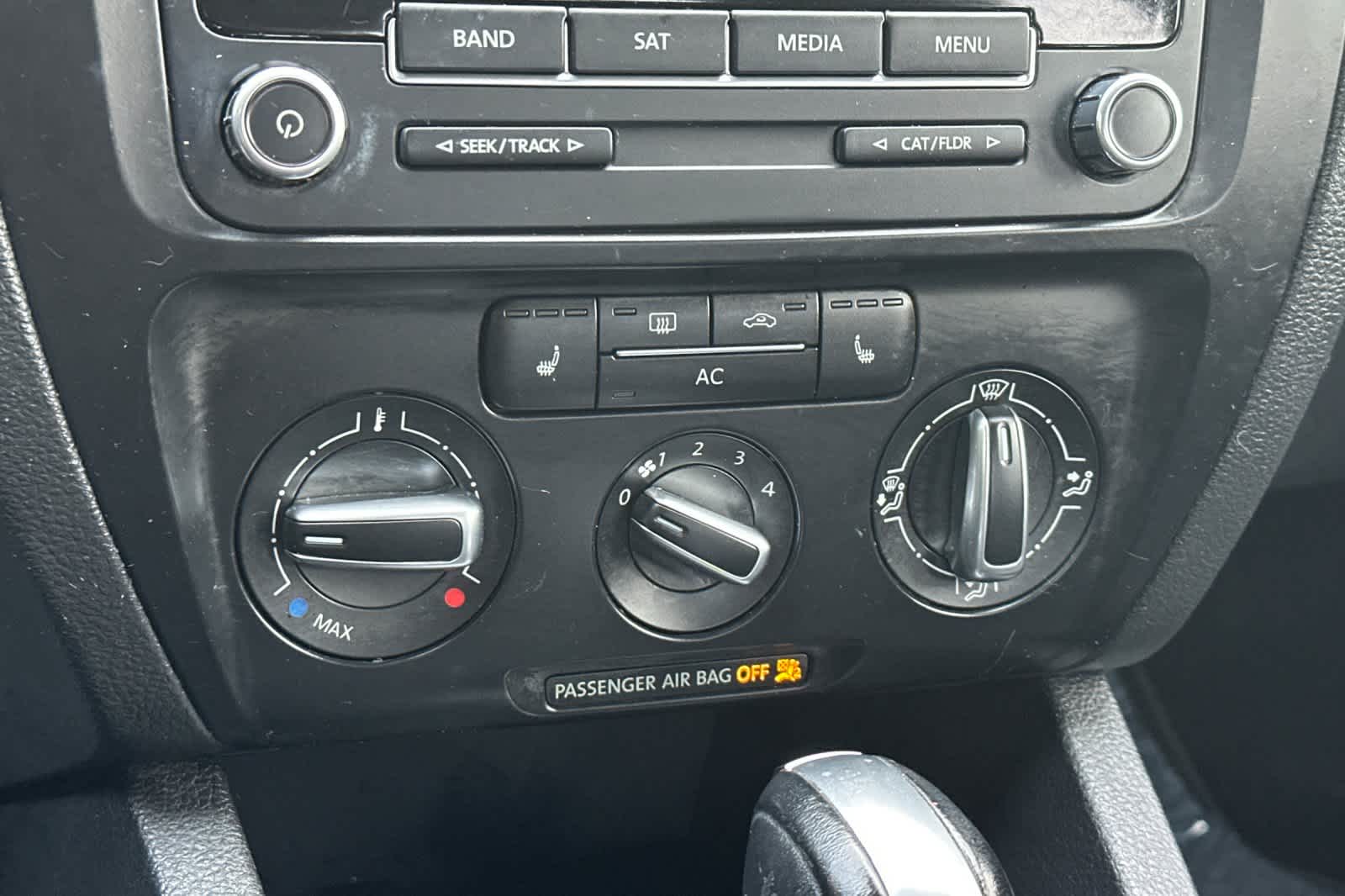 Thumbnail: 2011 Volkswagen Jetta - 19