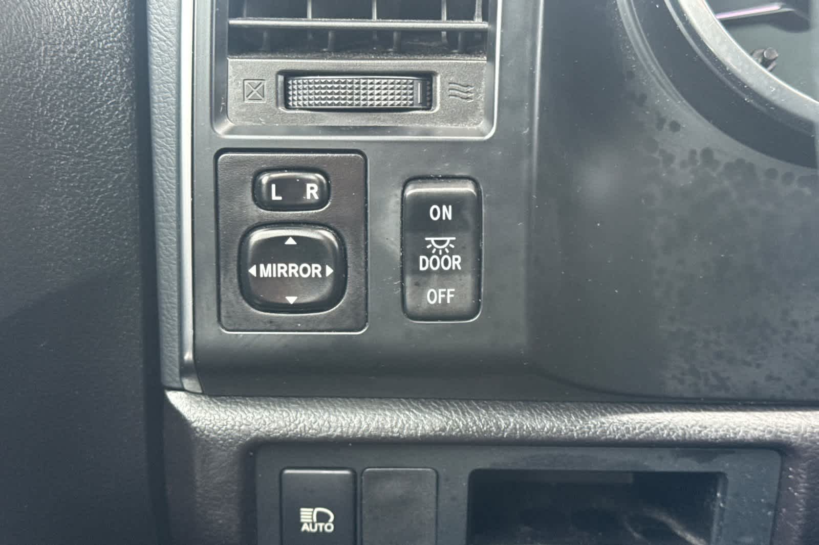 Thumbnail: 2019 Toyota Sequoia - 29