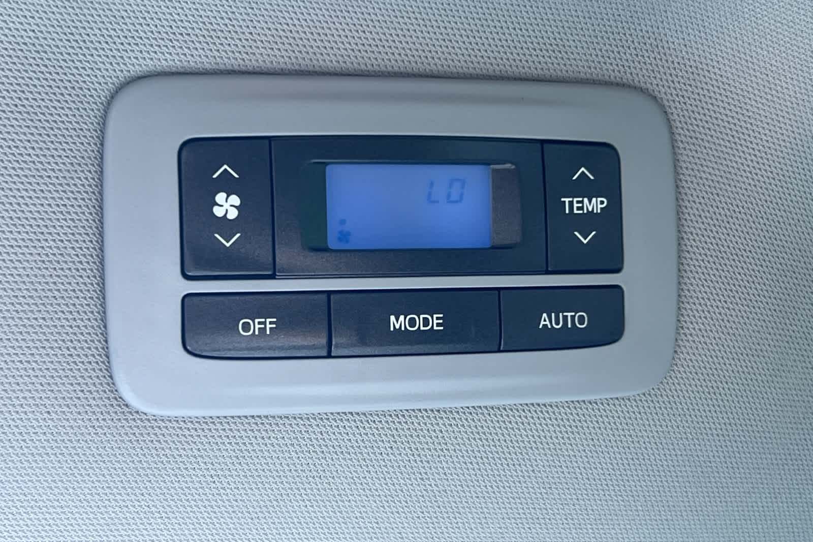 Thumbnail: 2016 Toyota Sienna - 14