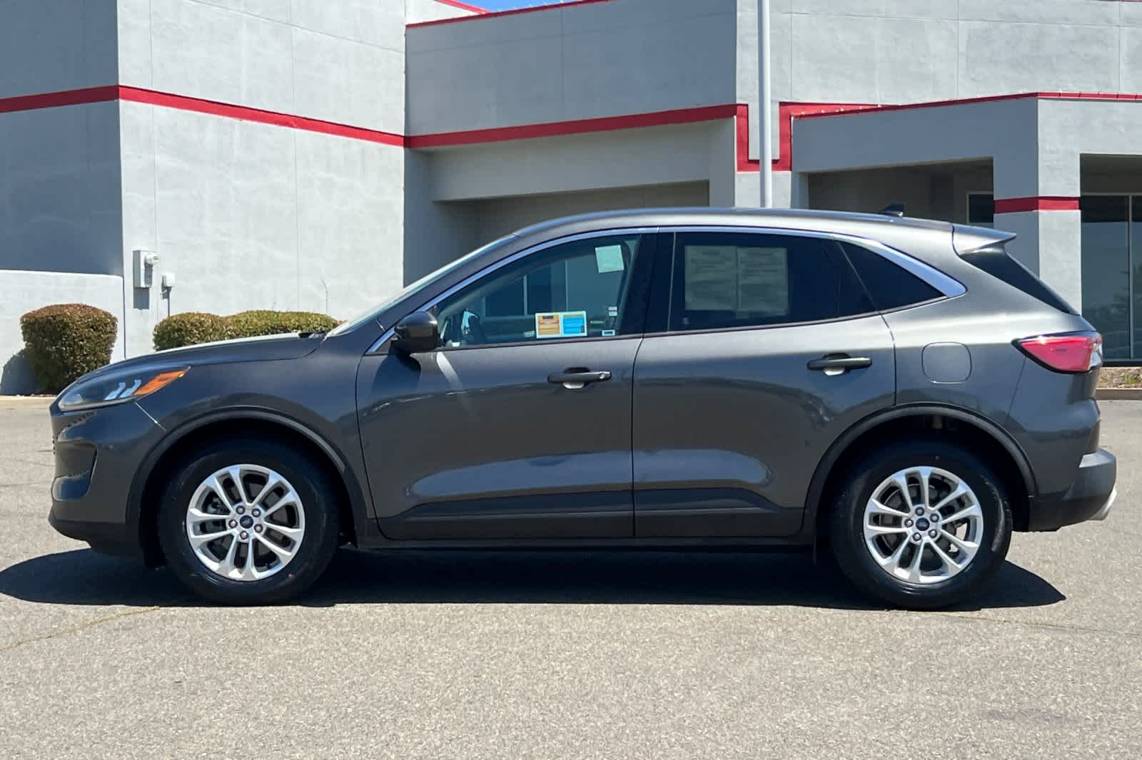 Thumbnail: 2020 Ford Escape - 8
