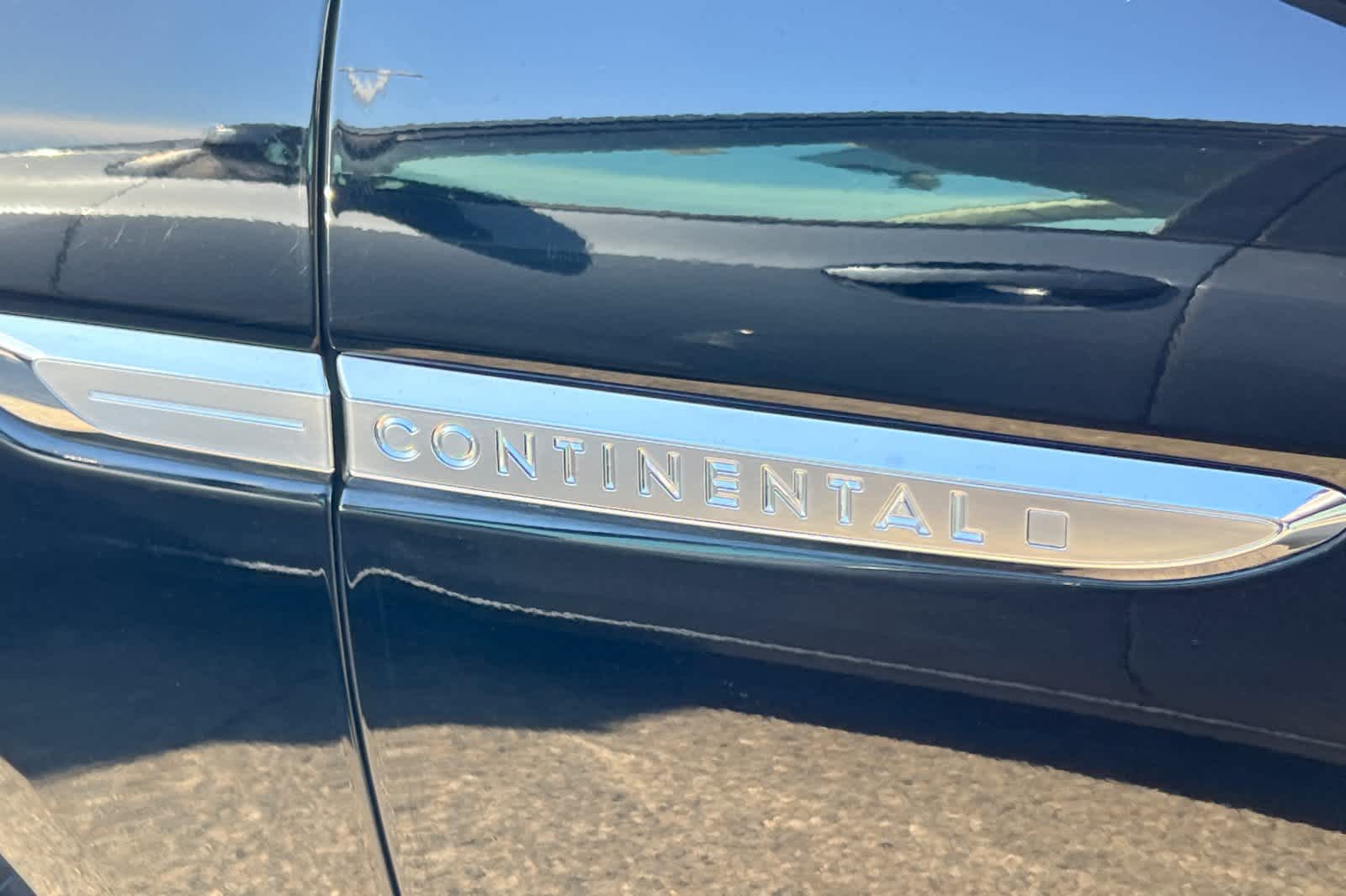 Thumbnail: 2018 Lincoln Continental - 7
