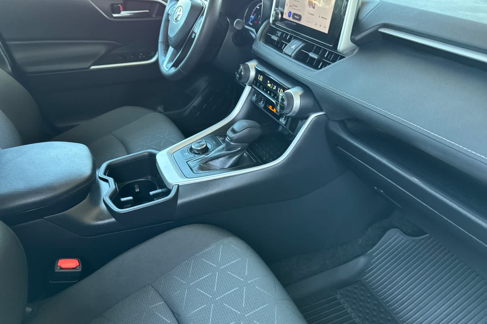 Thumbnail: 2024 Toyota RAV4 - 17