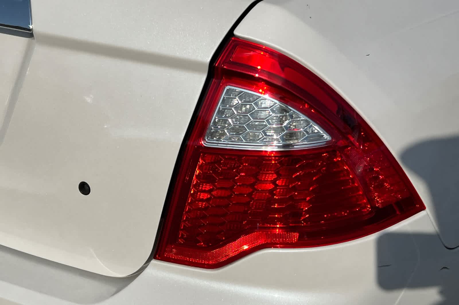2012 Ford Fusion SEL 16