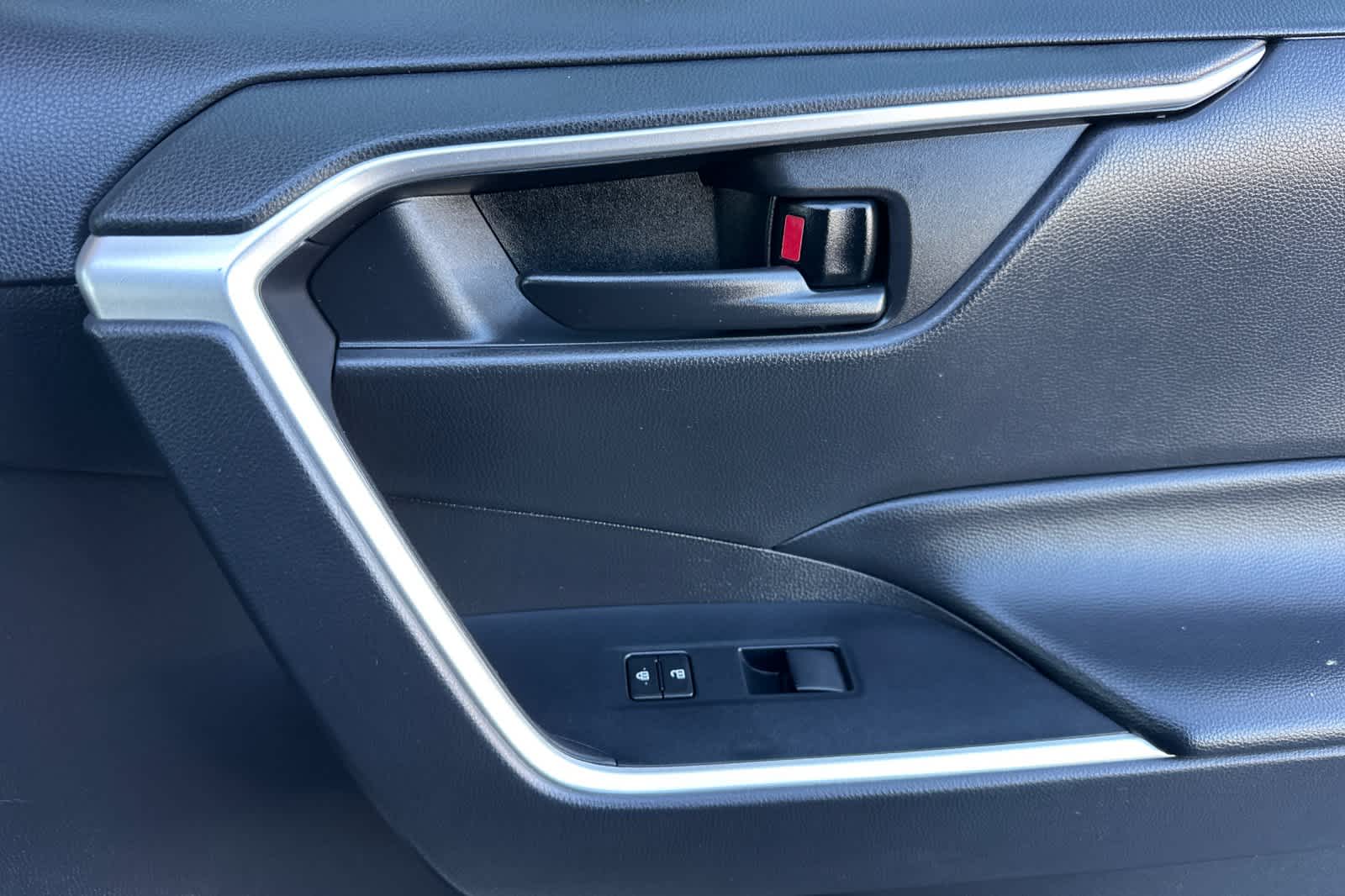 Thumbnail: 2024 Toyota RAV4 - 19