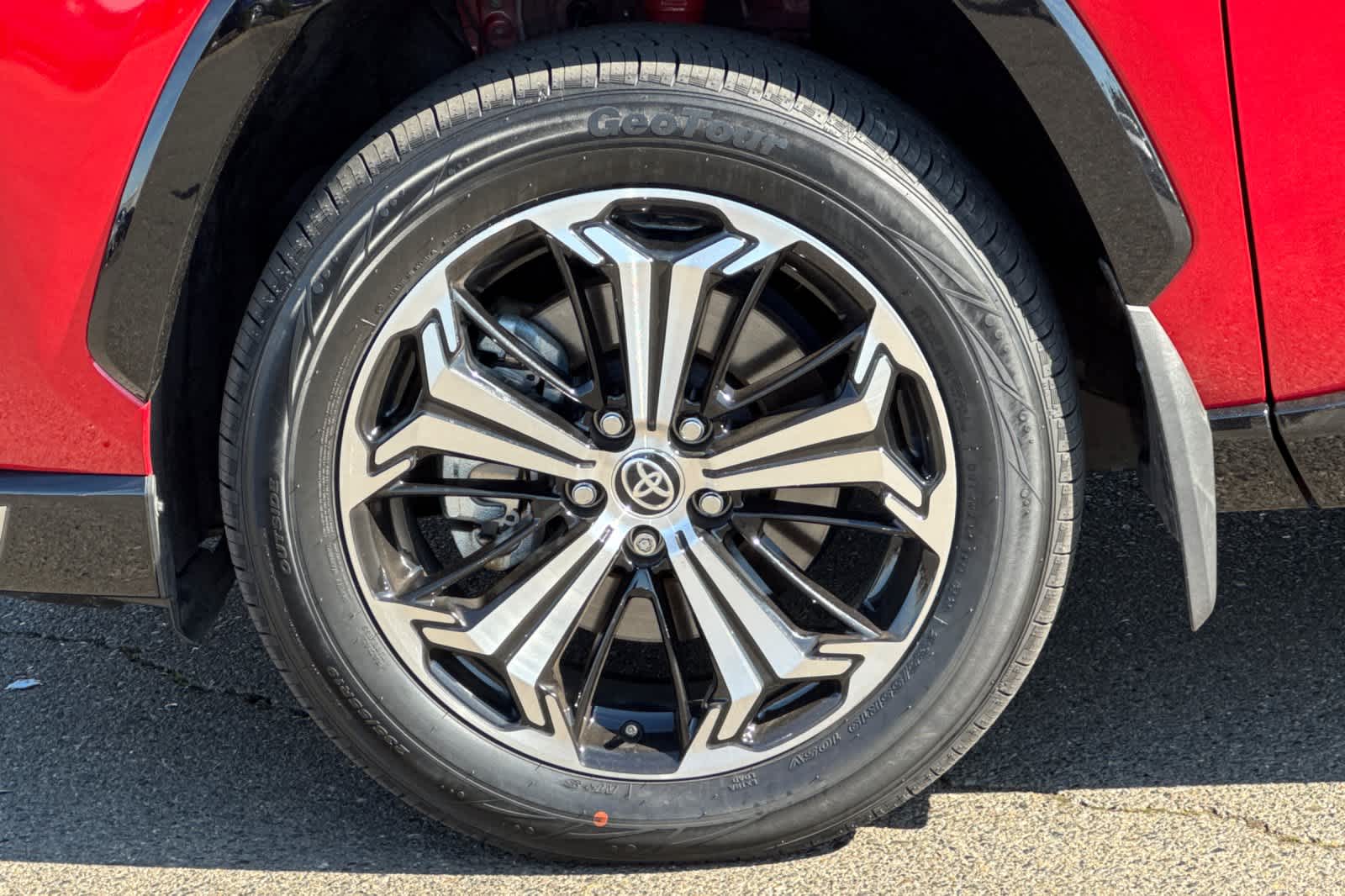 Thumbnail: 2024 Toyota RAV4 - 31