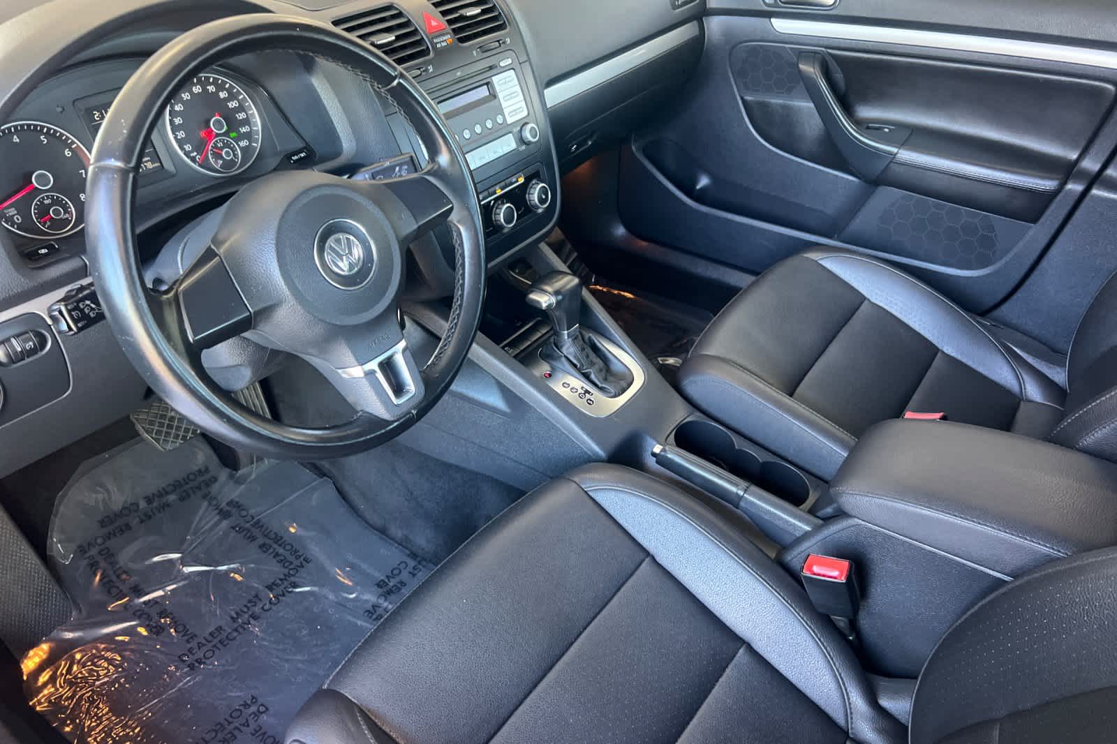 Thumbnail: 2010 Volkswagen Jetta - 11