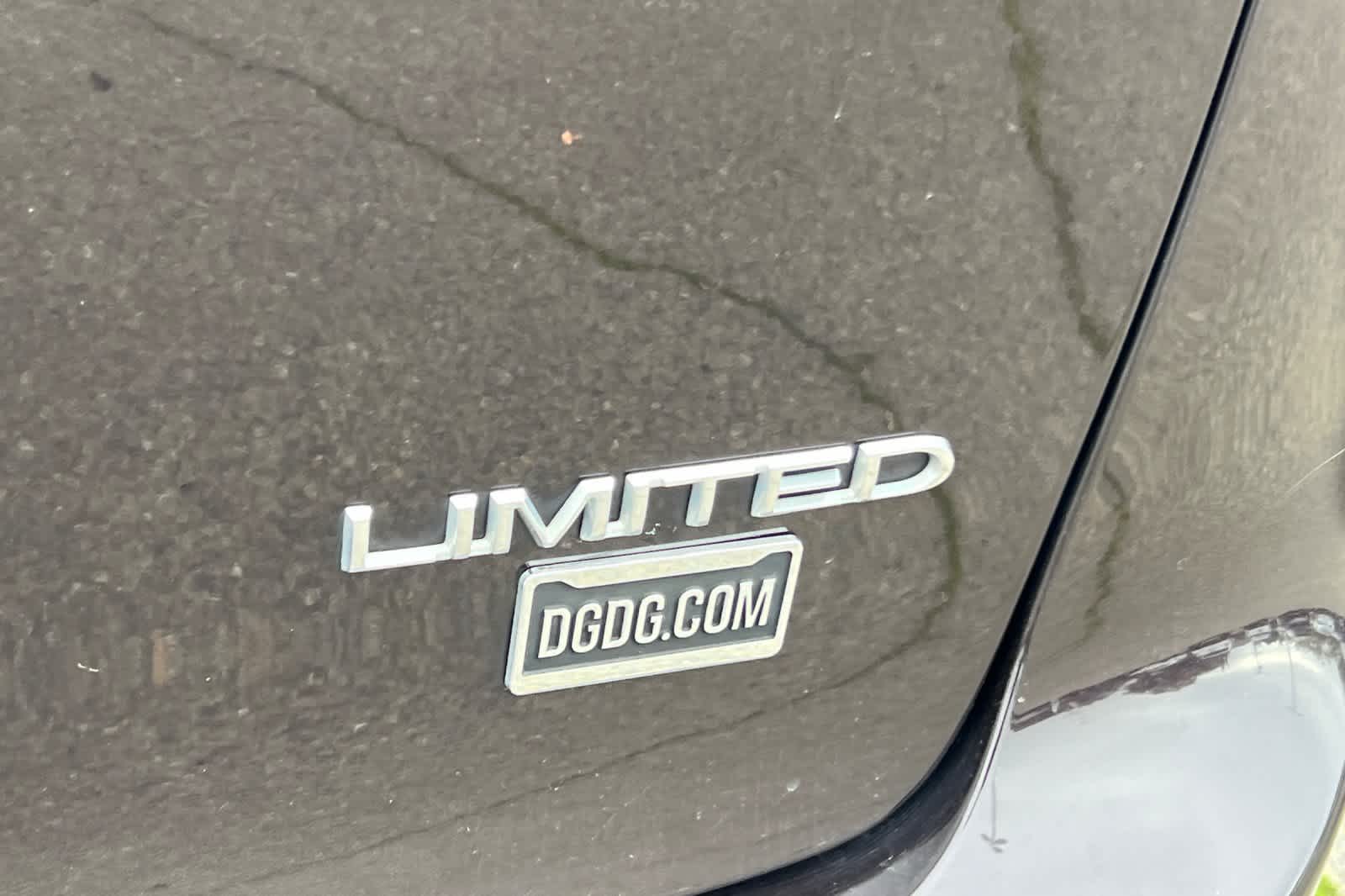 Thumbnail: 2017 Chrysler Pacifica - 7