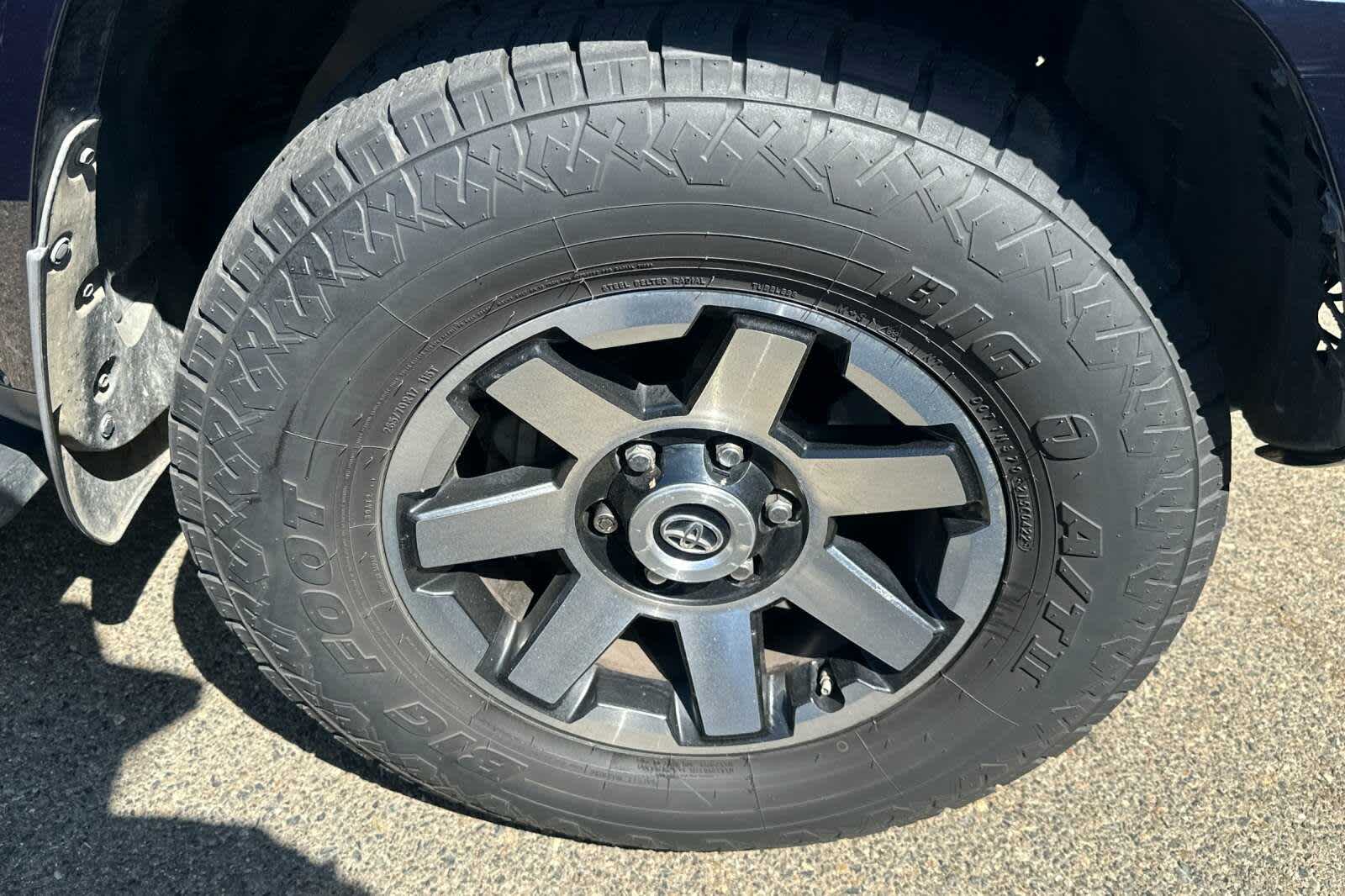 Thumbnail: 2018 Toyota 4Runner - 12