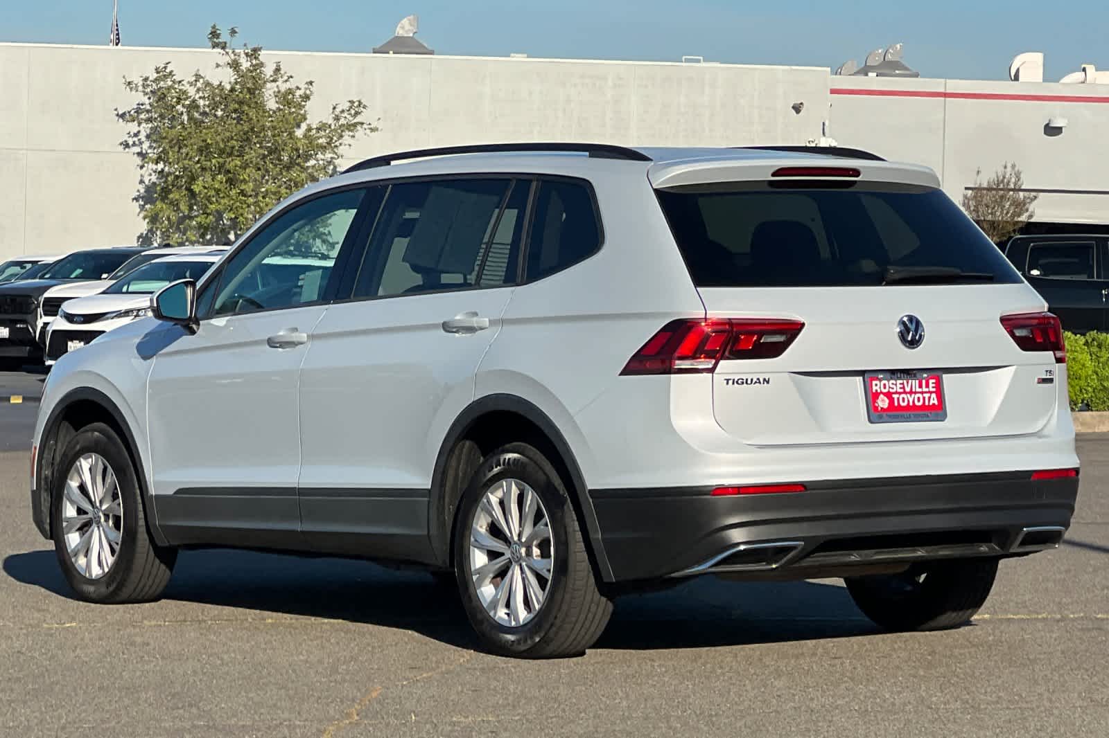 Thumbnail: 2018 Volkswagen Tiguan - 7