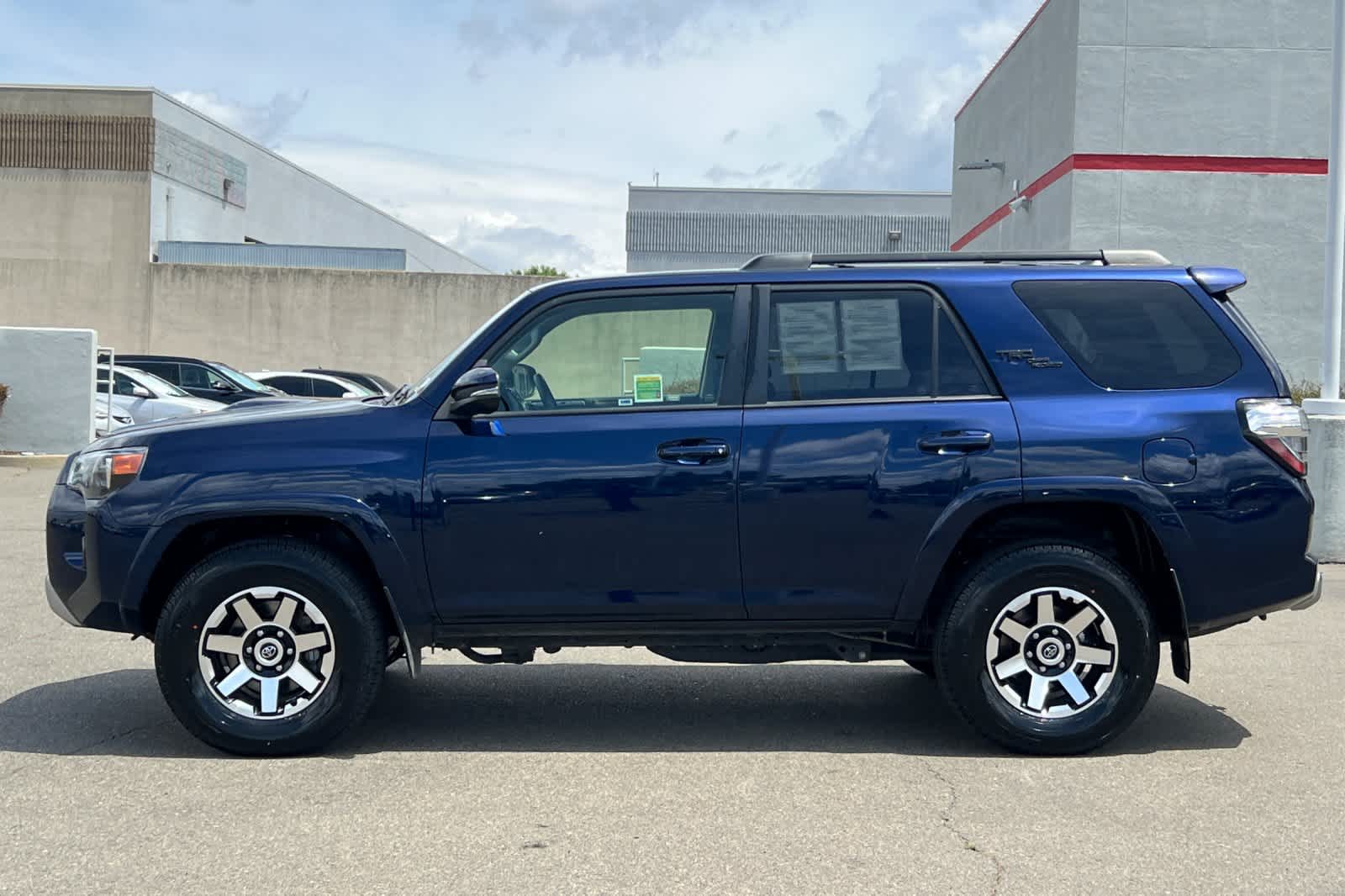 Thumbnail: 2023 Toyota 4Runner - 9