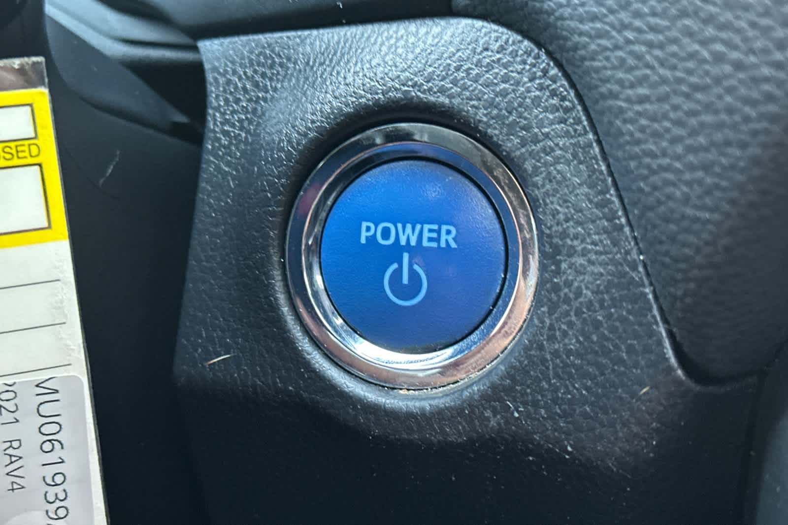 Thumbnail: 2021 Toyota RAV4 - 25