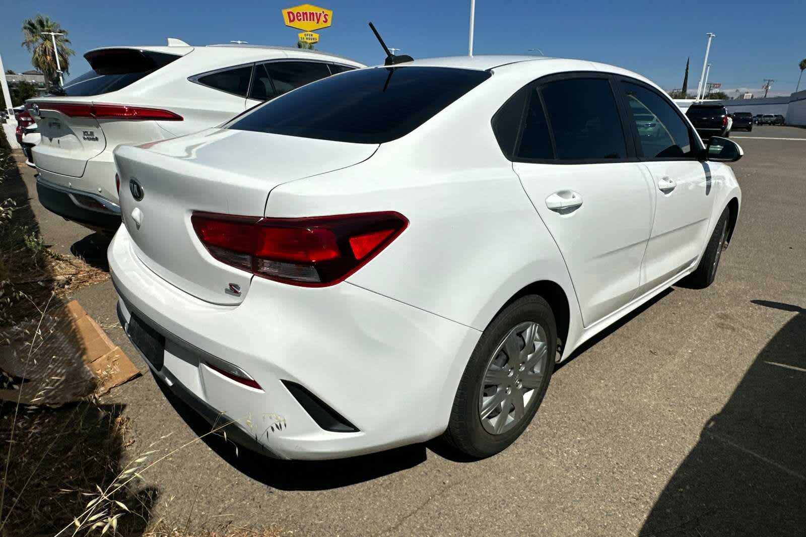 Thumbnail: 2021 Kia Rio - 2