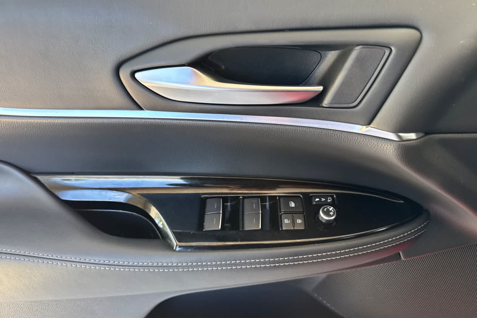 Thumbnail: 2021 Toyota Mirai - 12