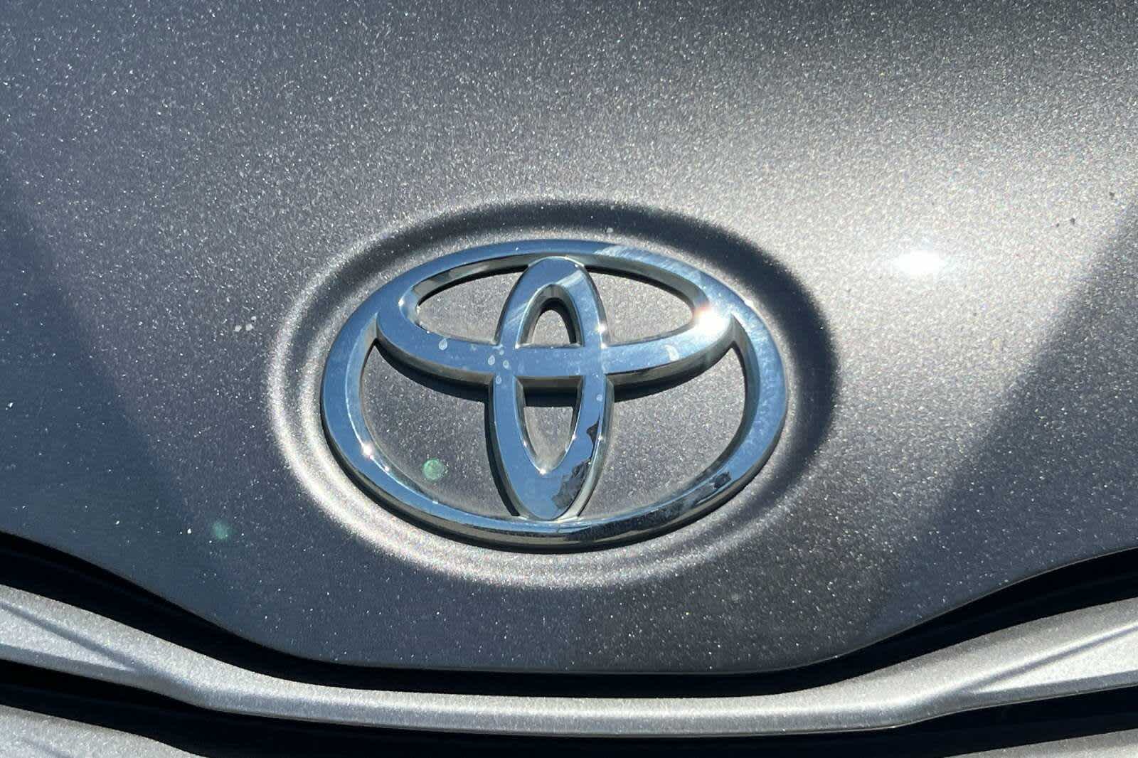 Thumbnail: 2015 Toyota Sienna - 10