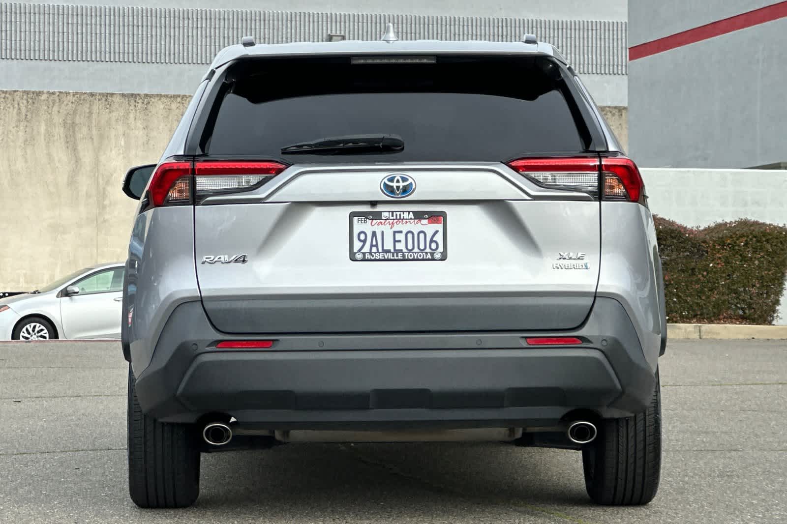 Thumbnail: 2022 Toyota RAV4 - 8