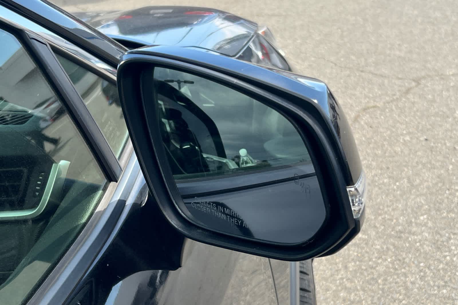 Thumbnail: 2019 Toyota RAV4 - 16