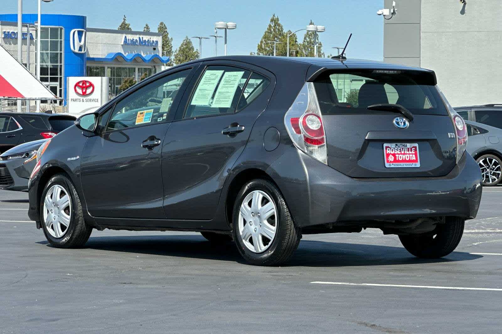 Thumbnail: 2012 Toyota Prius c - 7