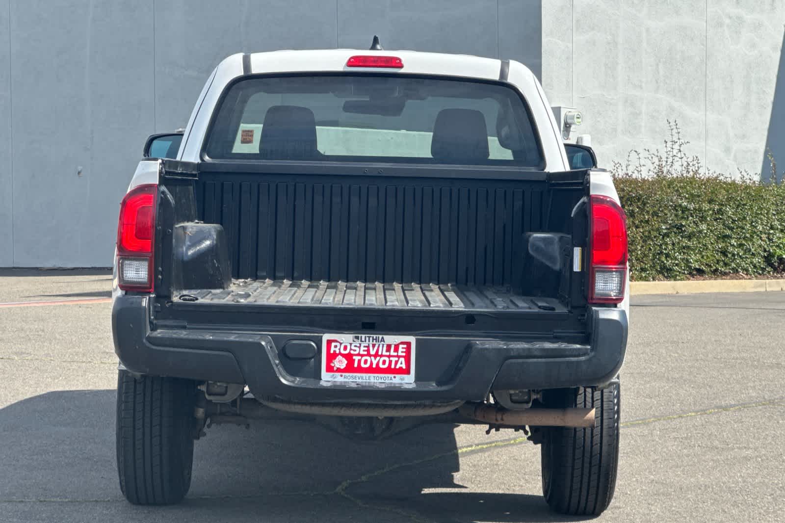 Thumbnail: 2020 Toyota Tacoma - 8