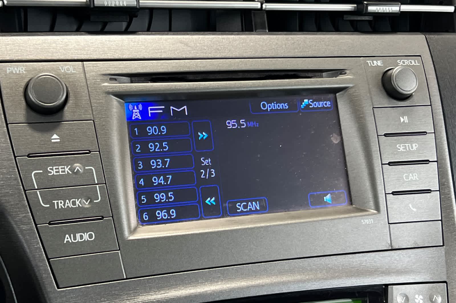 Thumbnail: 2015 Toyota Prius - 19