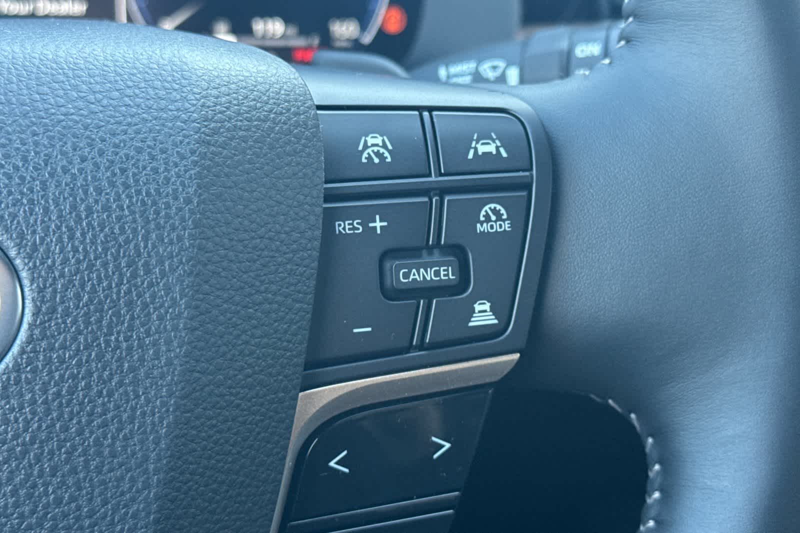 Thumbnail: 2025 Toyota Crown Signia - 27