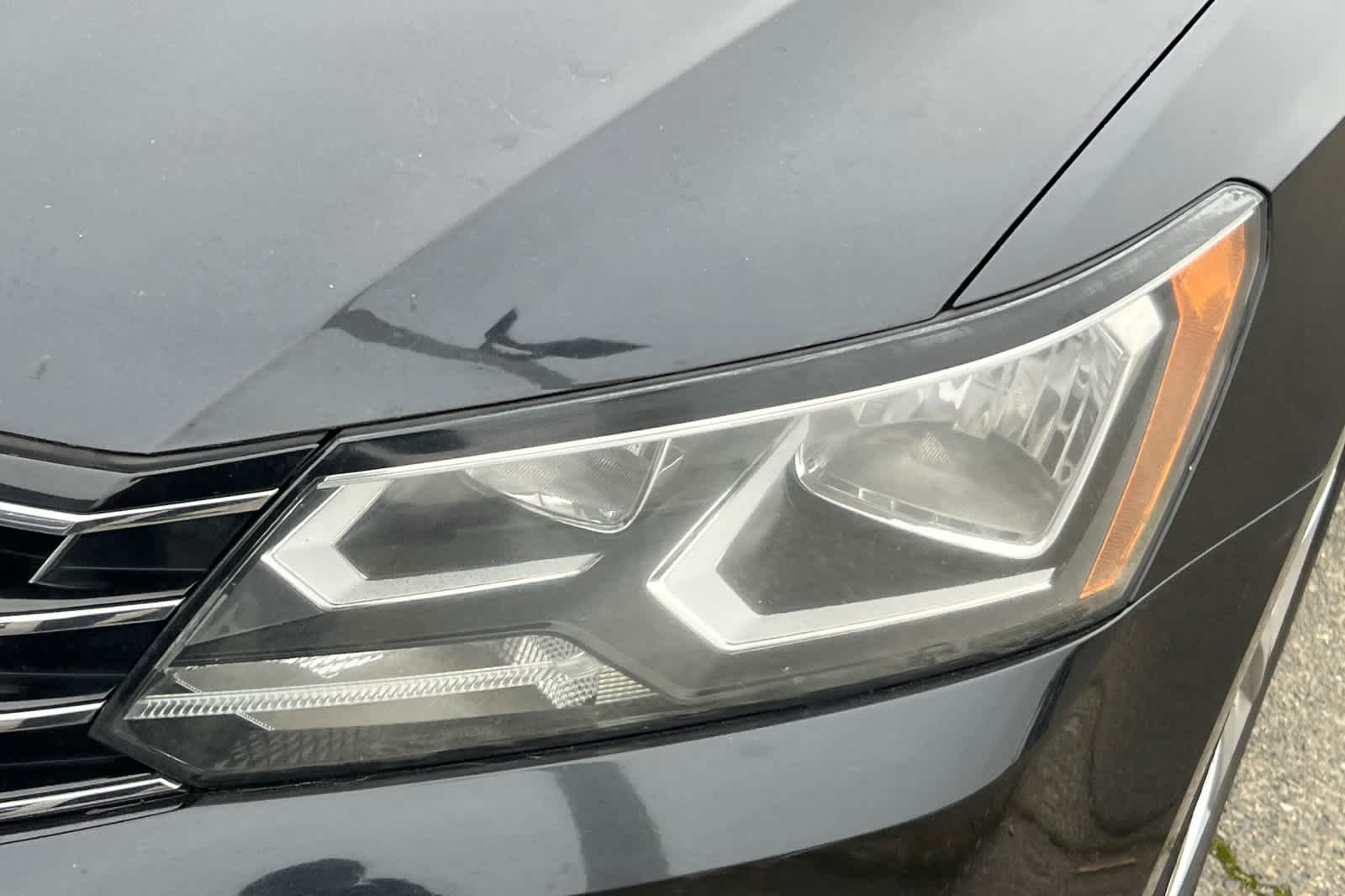 Thumbnail: 2018 Volkswagen Passat - 11