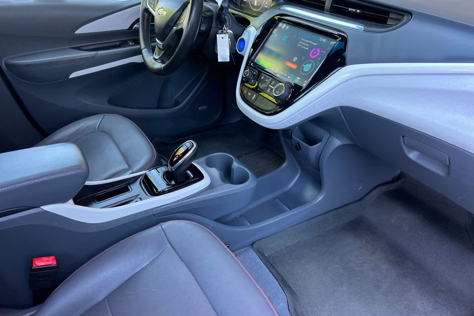 Thumbnail: 2017 Chevrolet Bolt EV - 16