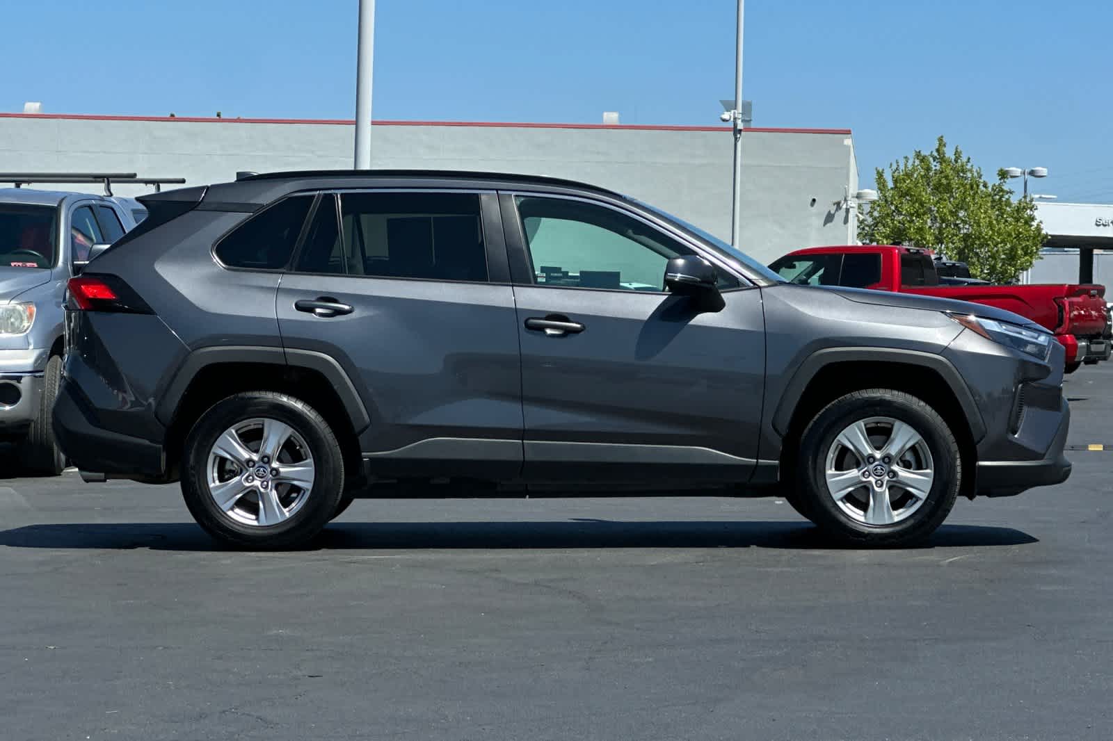 Thumbnail: 2022 Toyota RAV4 - 6