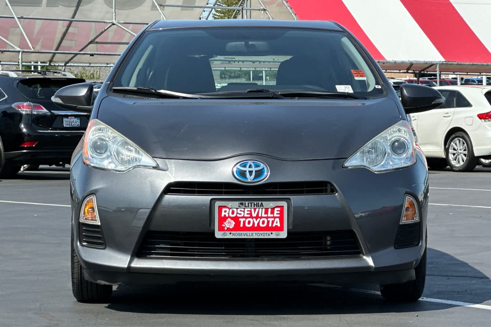 Thumbnail: 2012 Toyota Prius c - 10