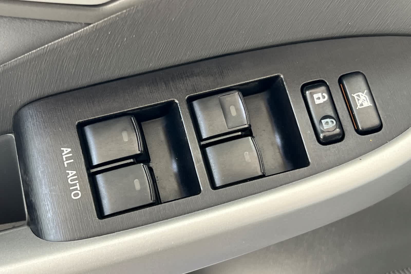 Thumbnail: 2010 Toyota Prius - 13