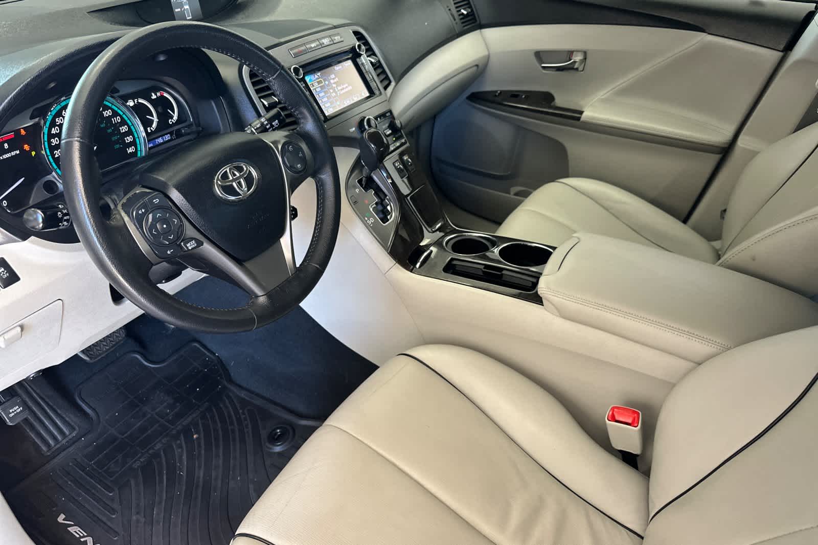 Thumbnail: 2013 Toyota Venza - 11