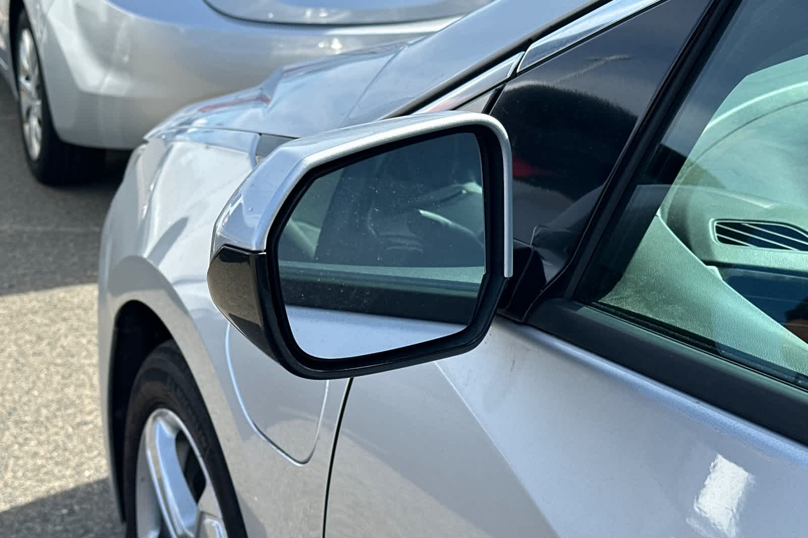 Thumbnail: 2016 Chevrolet Volt - 20