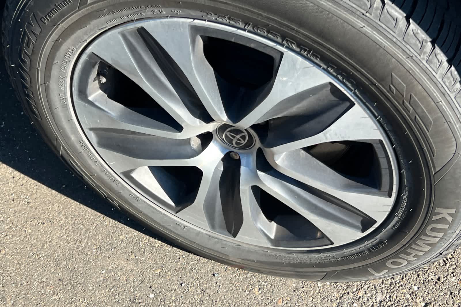 Thumbnail: 2022 Toyota Highlander - 18