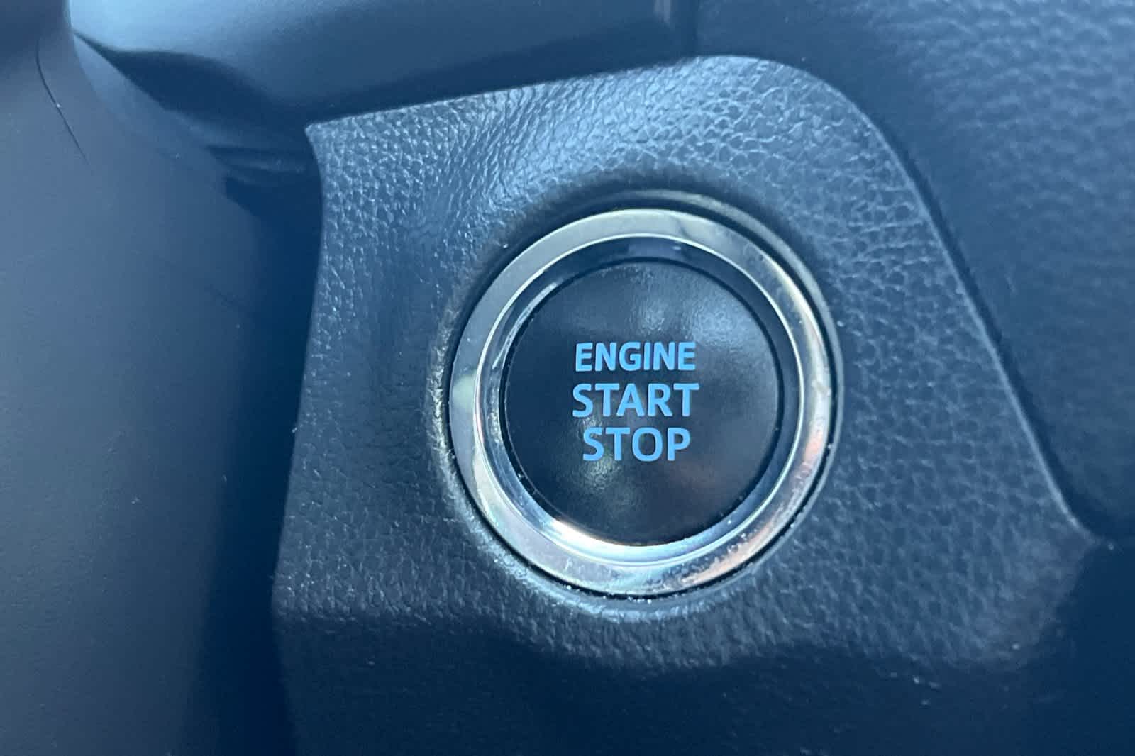 Thumbnail: 2021 Toyota RAV4 - 24